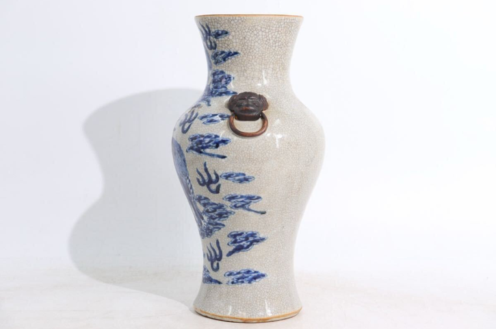 古玩陶瓷哥釉地鐵銹釉青花獅紋雙鋪首觀(guān)音瓶真品鑒賞圖