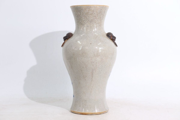 古玩陶瓷哥釉地鐵銹釉青花獅紋雙鋪首觀(guān)音瓶真品鑒賞圖