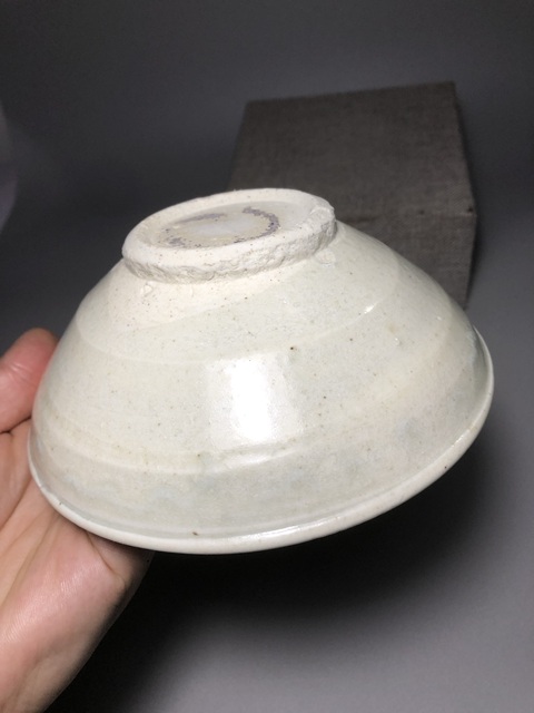 古玩陶瓷宋代唇口圈足碗真品鑒賞圖