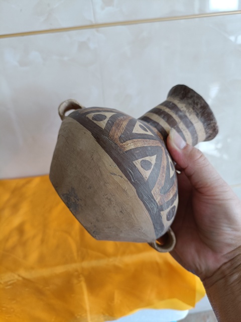 古玩陶瓷館藏級精品馬家窯文化·馬廠類型幾何折現紋雙耳壺拍賣,當前價格998元