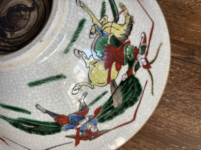 古玩陶瓷哥釉五彩刀馬人碗真品鑒賞圖