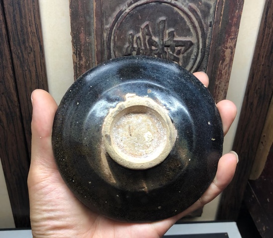 古玩陶瓷耀州窯褐釉葵口茶盞真品鑒賞圖
