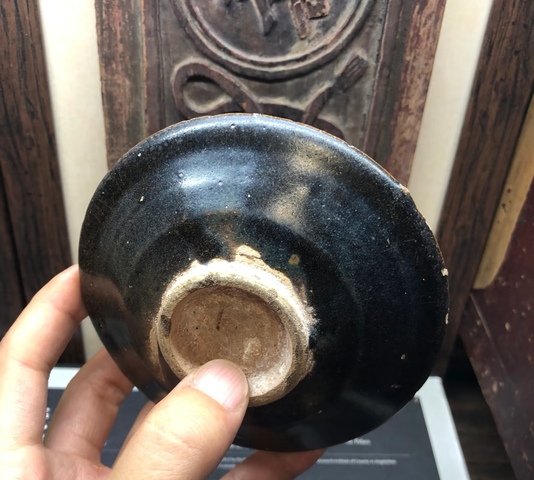 古玩陶瓷耀州窯褐釉葵口茶盞真品鑒賞圖