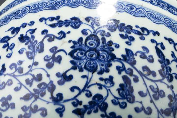 古玩陶瓷清乾隆·青花纏枝花卉紋卷缸
拍賣,當前價格0元