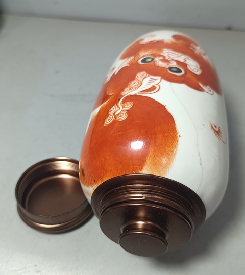 古玩陶瓷太師少保礬紅綠彩瓶真品鑒賞圖