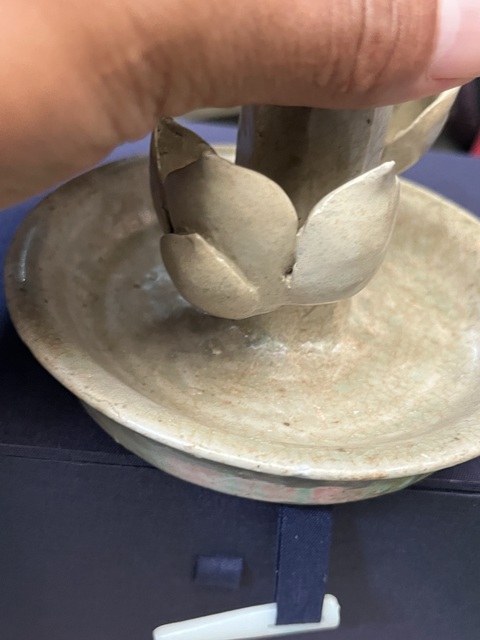 古玩陶瓷越窯青瓷蘭花蠟燈真品鑒賞圖