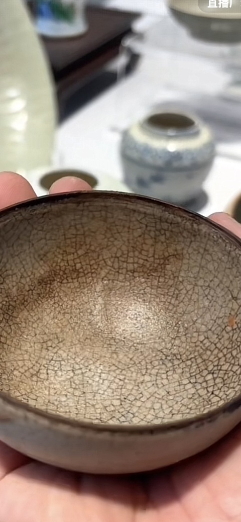 古玩陶瓷龍泉仿官蓮子杯真品鑒賞圖