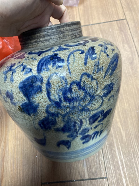 古玩陶瓷花卉紋青花罐真品鑒賞圖