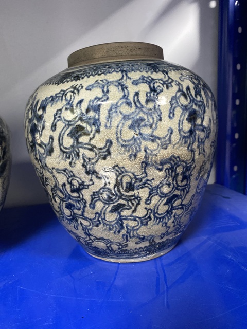古玩陶瓷花卉紋青花罐真品鑒賞圖