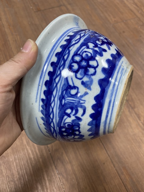 古玩陶瓷拐子龍紋青花香爐真品鑒賞圖