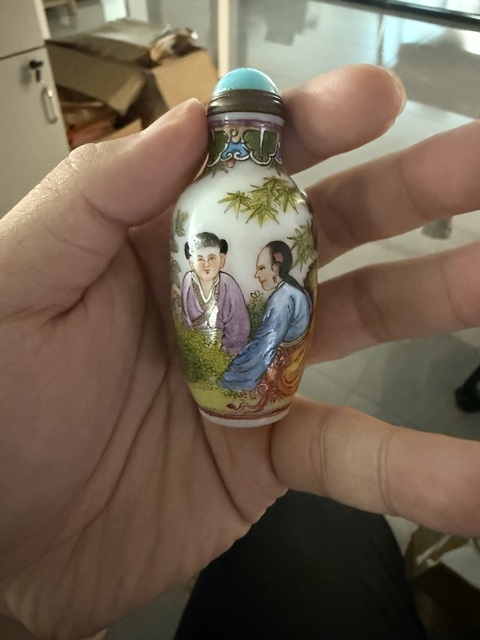 古玩陶瓷鼻煙壺真品鑒賞圖