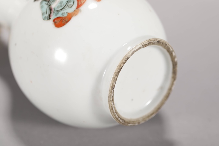 古玩陶瓷人物紋粉彩瓶真品鑒賞圖