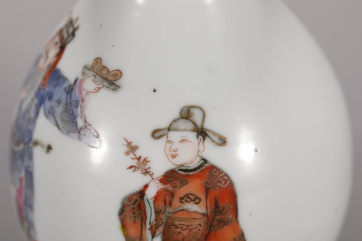 古玩陶瓷人物紋粉彩瓶真品鑒賞圖