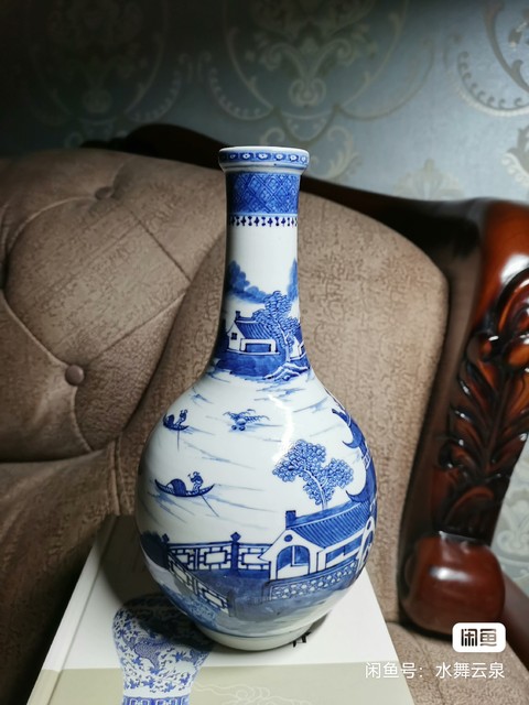 古玩陶瓷清中期 青花山水樓閣紋瓶真品鑒賞圖