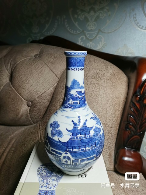 古玩陶瓷清中期 青花山水樓閣紋瓶真品鑒賞圖