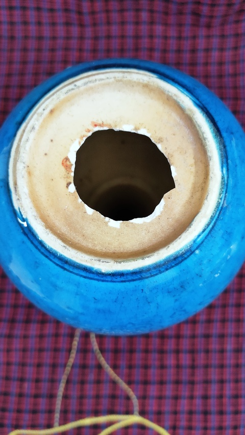古玩陶瓷孔雀藍暗刻瓶真品鑒賞圖