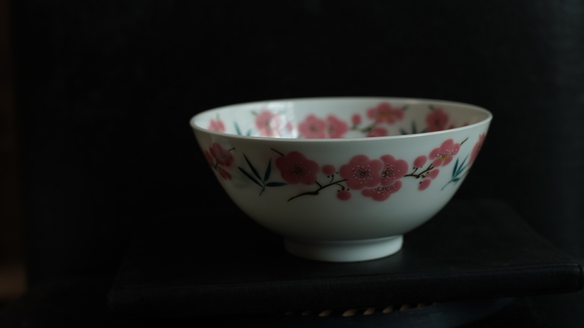 古玩陶瓷竹梅紋碗真品鑒賞圖