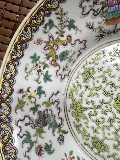 古玩陶瓷清晚期粉彩佛家八寶紋大盤真品鑒賞圖