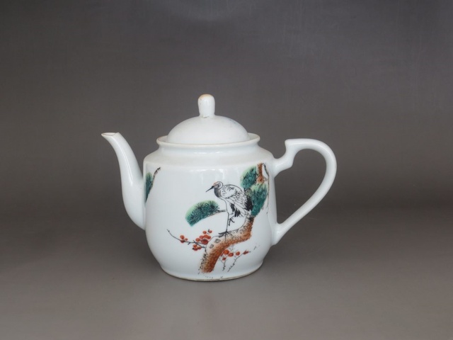 古玩陶瓷粉彩松鶴延年圖茶壺真品鑒賞圖