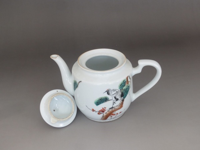 古玩陶瓷粉彩松鶴延年圖茶壺真品鑒賞圖