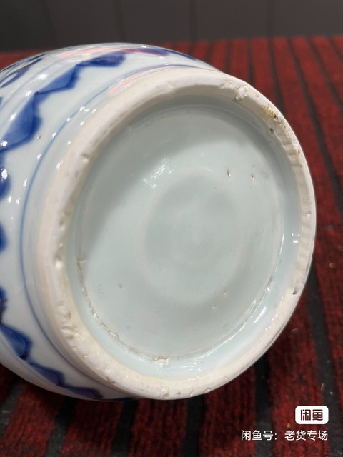古玩陶瓷花卉紋青花罐真品鑒賞圖