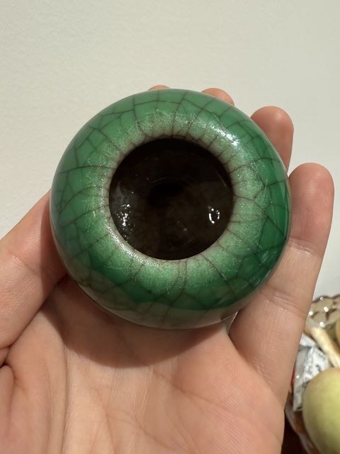 古玩陶瓷綠哥釉水盂真品鑒賞圖