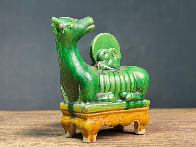 古玩陶瓷鹿擺件真品鑒賞圖