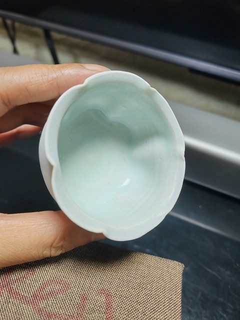 古玩陶瓷湖田窯青白釉花口杯真品鑒賞圖
