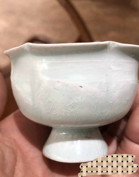 古玩陶瓷湖田窯青白釉花口杯真品鑒賞圖