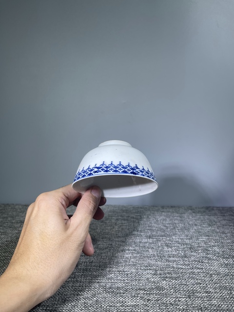 古玩陶瓷云龍紋青花小碗真品鑒賞圖