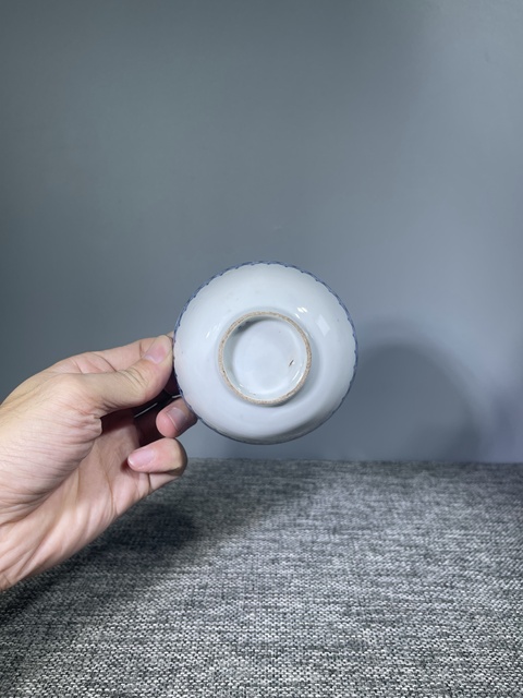 古玩陶瓷云龍紋青花小碗真品鑒賞圖