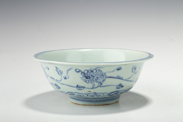 古玩陶瓷明中·青花花卉紋碗真品鑒賞圖