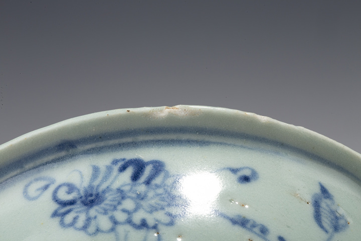 古玩陶瓷明中·青花花卉紋碗真品鑒賞圖