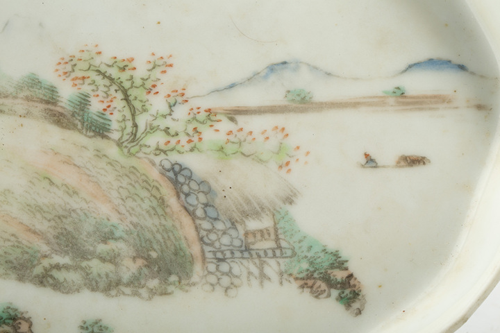 古玩陶瓷民國·淺絳彩山水人物紋茶盤
真品鑒賞圖