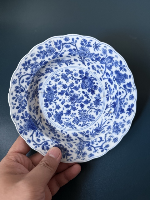 古玩陶瓷青花花卉紋花口盤真品鑒賞圖