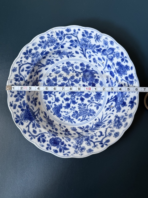 古玩陶瓷青花花卉紋花口盤真品鑒賞圖