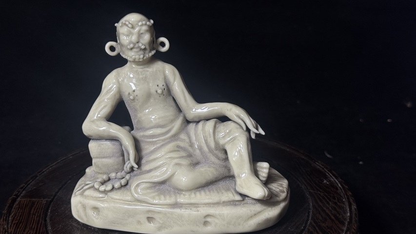 古玩陶瓷德化白瓷羅漢雕塑真品鑒賞圖