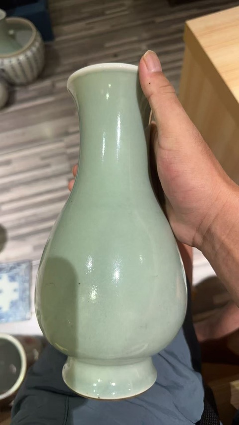 古玩陶瓷民國 青釉瓶真品鑒賞圖