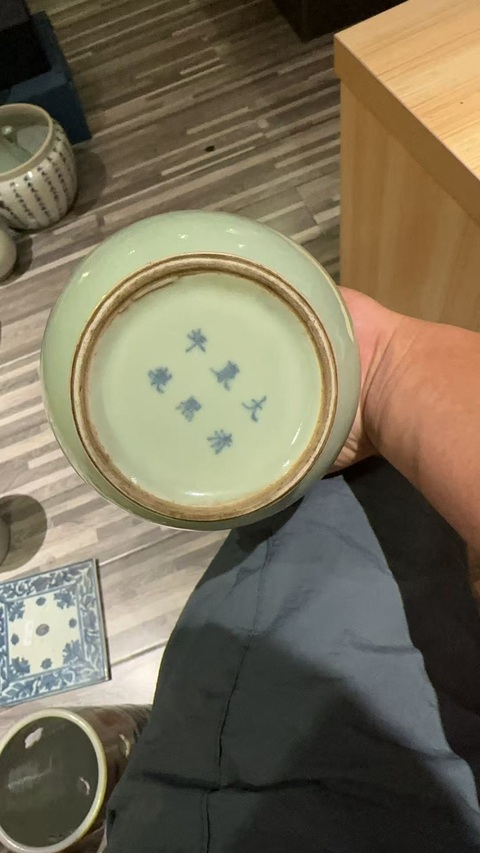 古玩陶瓷民國 青釉瓶真品鑒賞圖
