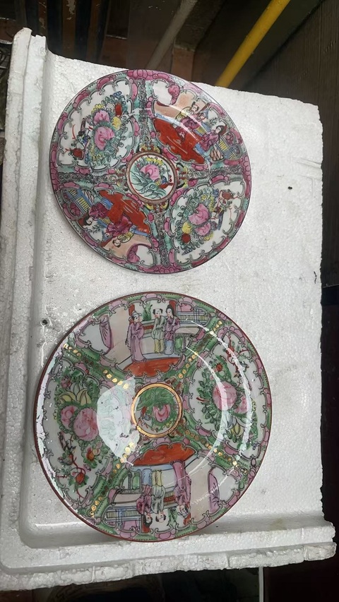 古玩陶瓷人物花鳥蝶紋廣彩盤真品鑒賞圖