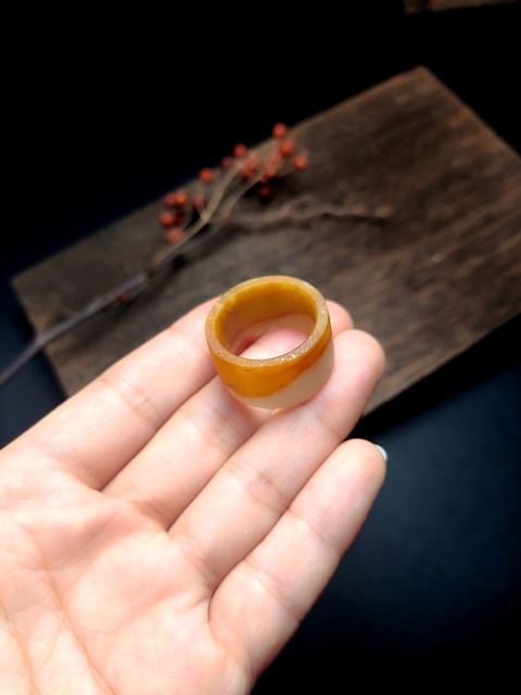 古玩玉器翡翠雕“素紋戒指”真品鑒賞圖
