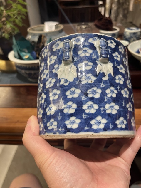 古玩陶瓷青花留白冰梅紋四系粥罐真品鑒賞圖