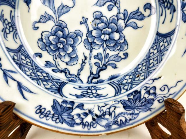 古玩陶瓷清康熙·青花牡丹紋折沿盤拍賣，當前價格0元