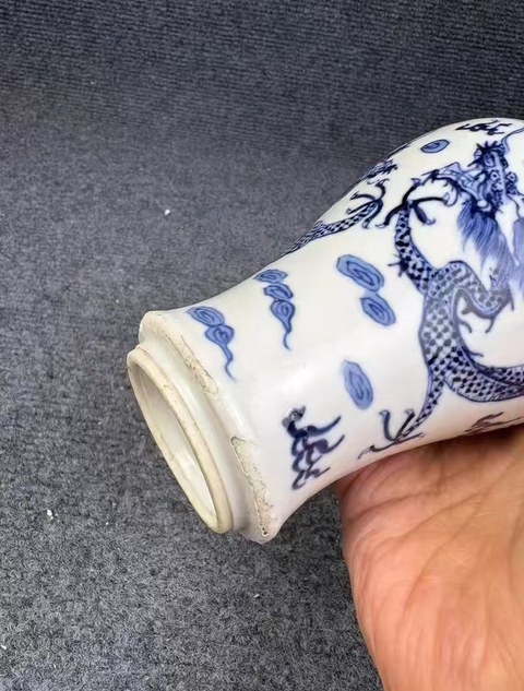 古玩陶瓷青花龍紋梅瓶真品鑒賞圖