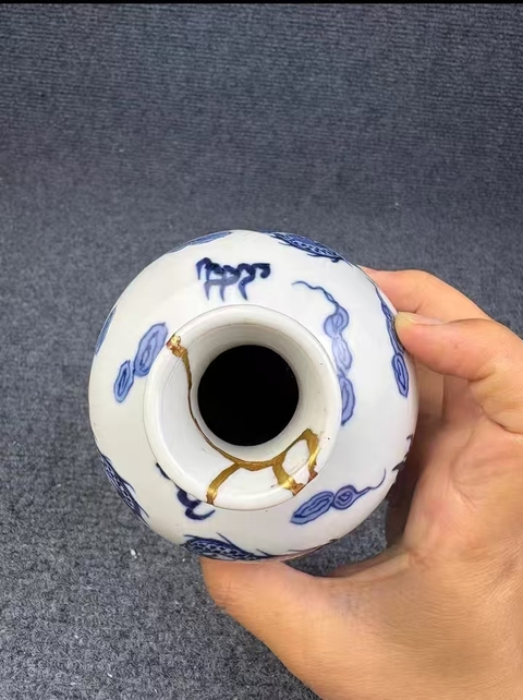 古玩陶瓷青花龍紋梅瓶真品鑒賞圖
