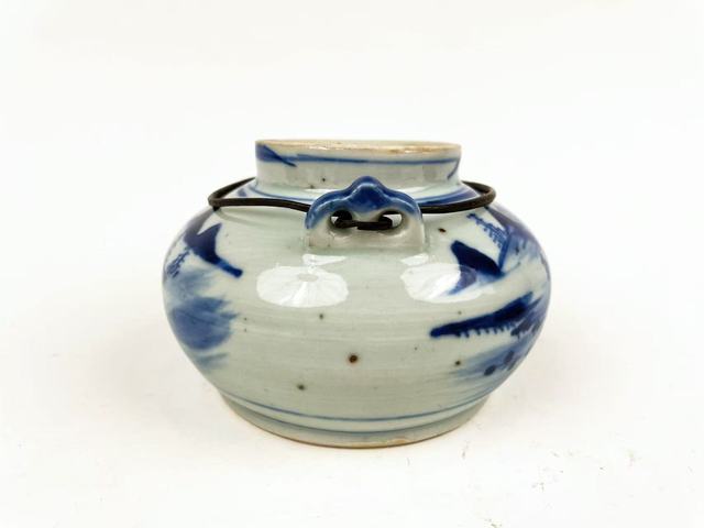 古玩陶瓷清中晚·青花山水茶壺拍賣，當前價格0元