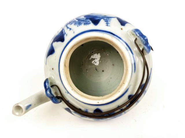 古玩陶瓷清中晚·青花山水茶壺拍賣，當前價格0元