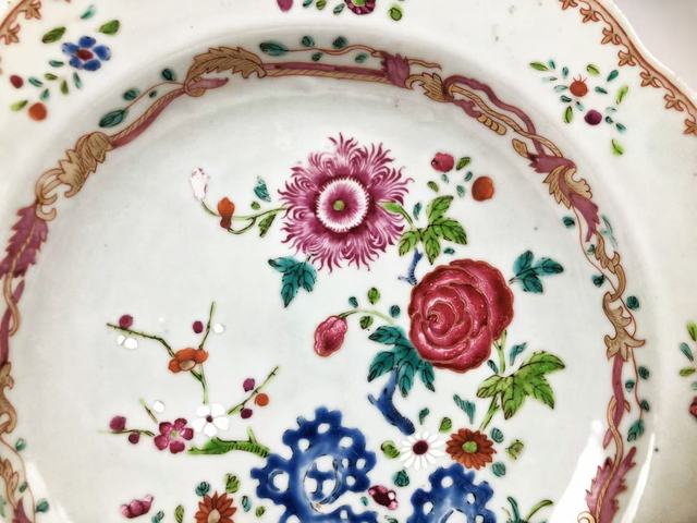 古玩陶瓷清雍乾·粉彩花卉紋花口盤拍賣，當前價格0元