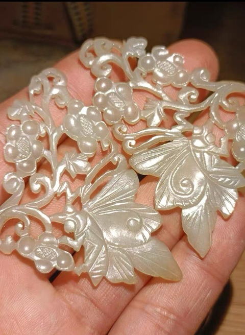 古玩玉器和田玉雕“蝴蝶花片”真品鑒賞圖