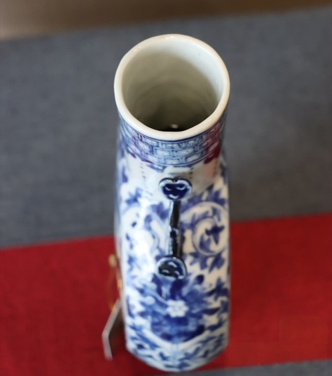 古玩陶瓷青花獅紋抱月瓶真品鑒賞圖